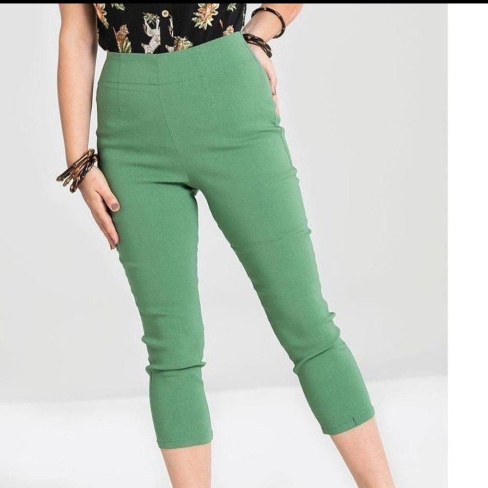 Hell Bunny Vibrant Green Capris
